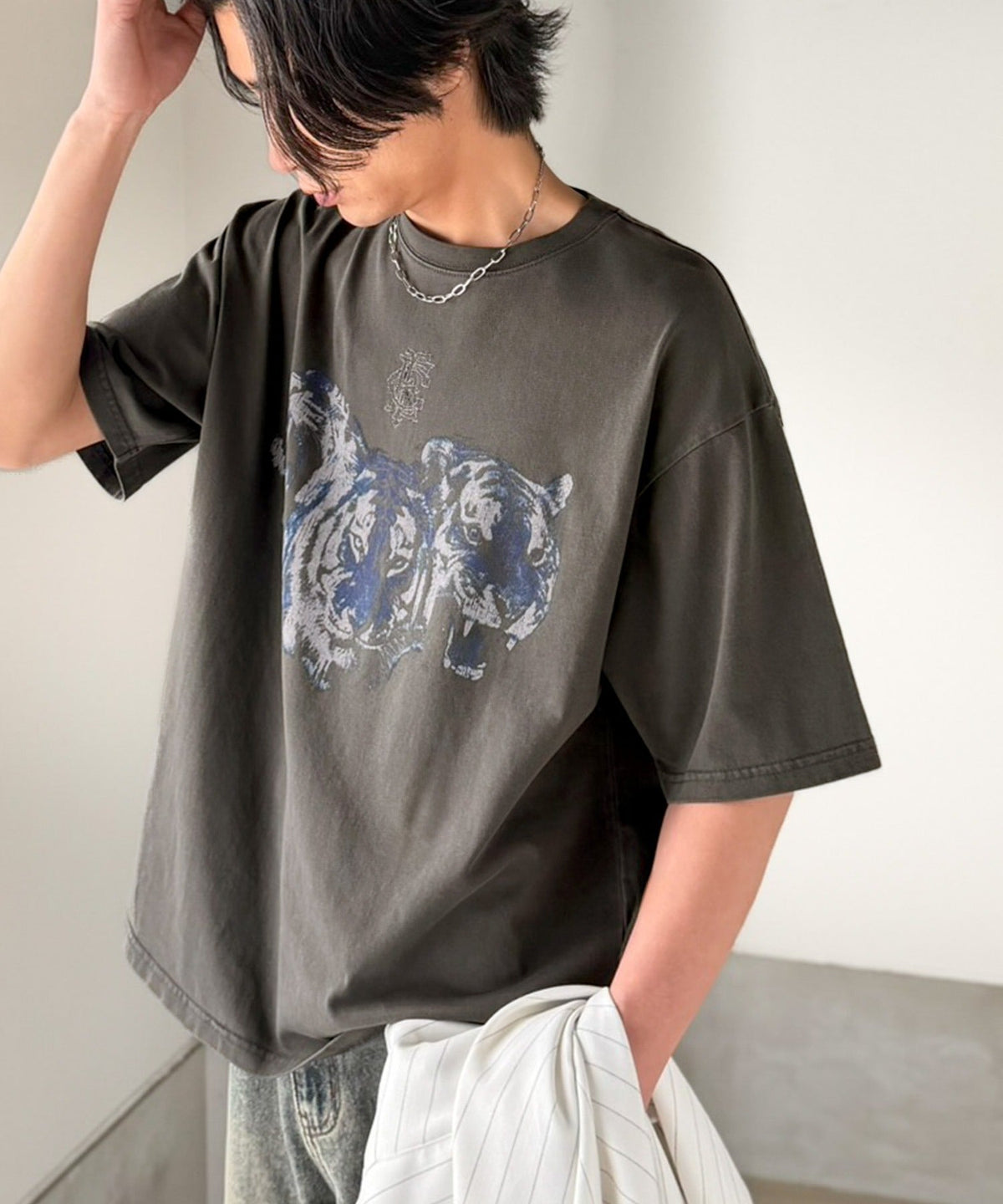 綿100％ ワンポイント刺繍入り ヴィンテージ グラフィックアソートTシャツ／Vintage Graphic Assorted T-Shirt co1320010
