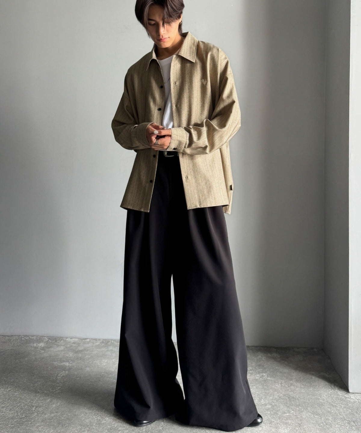 【Classical Origin】「大人のさりげなさ。」刺繍入りストライプ柄オーバーサイズシャツ（長袖）/Embroidered Stripe Pattern Oversized Shirt co1010023