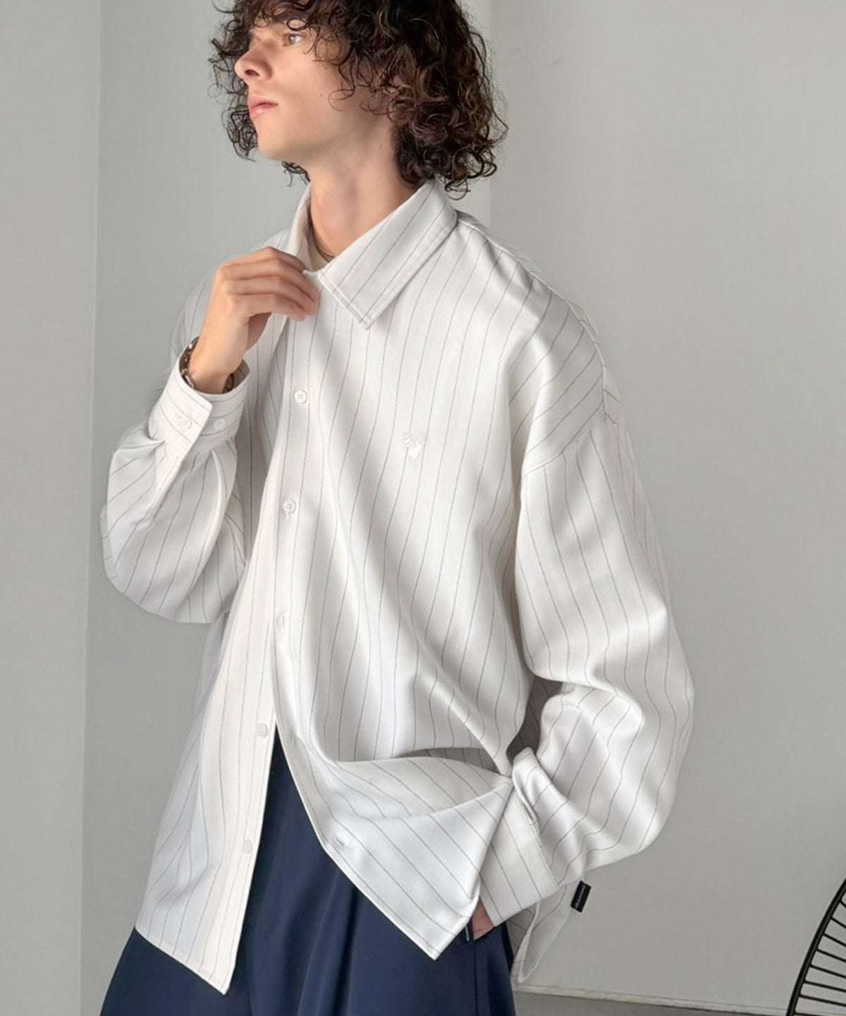 【Classical Origin】「大人のさりげなさ。」刺繍入りストライプ柄オーバーサイズシャツ（長袖）/Embroidered Stripe Pattern Oversized Shirt co1010023