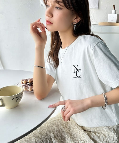 《JaVaジャバコラボ》大人カジュアルにぴったり！綿100％英字胸刺繍ピグメント加工Tシャツ（半袖） jv1330018