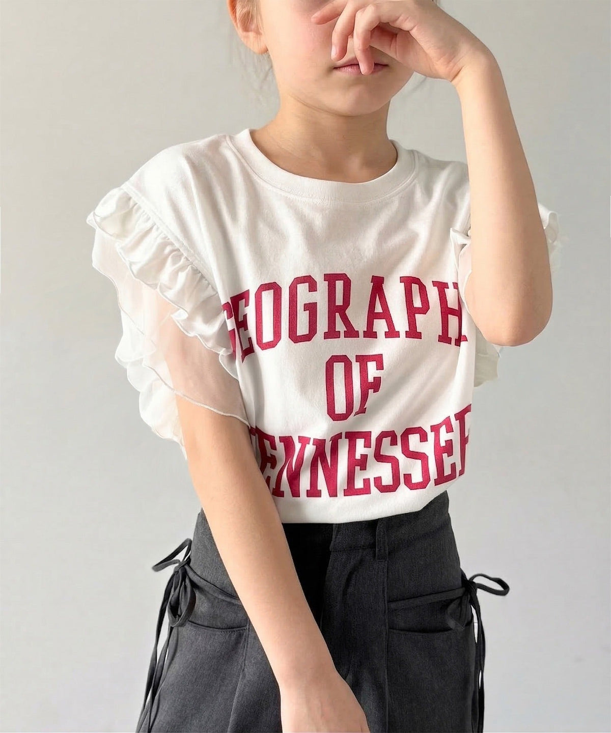 【mily bilet】【キッズ】 親子リンクコーデ可能◎ダブルフリル袖カレッジライクロゴゆるTシャツ mk1329036