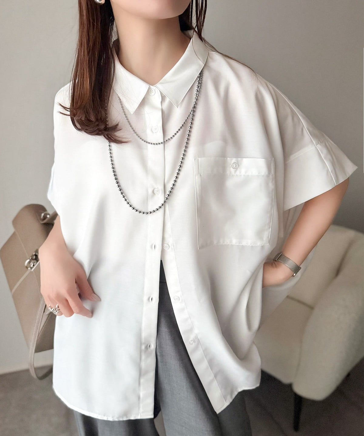 【接触冷感・UVカット機能付き】着るだけで、見返り美人。バックタックデザイン胸ポケット付きドルマンスリーブシャツブラウス ce1010562