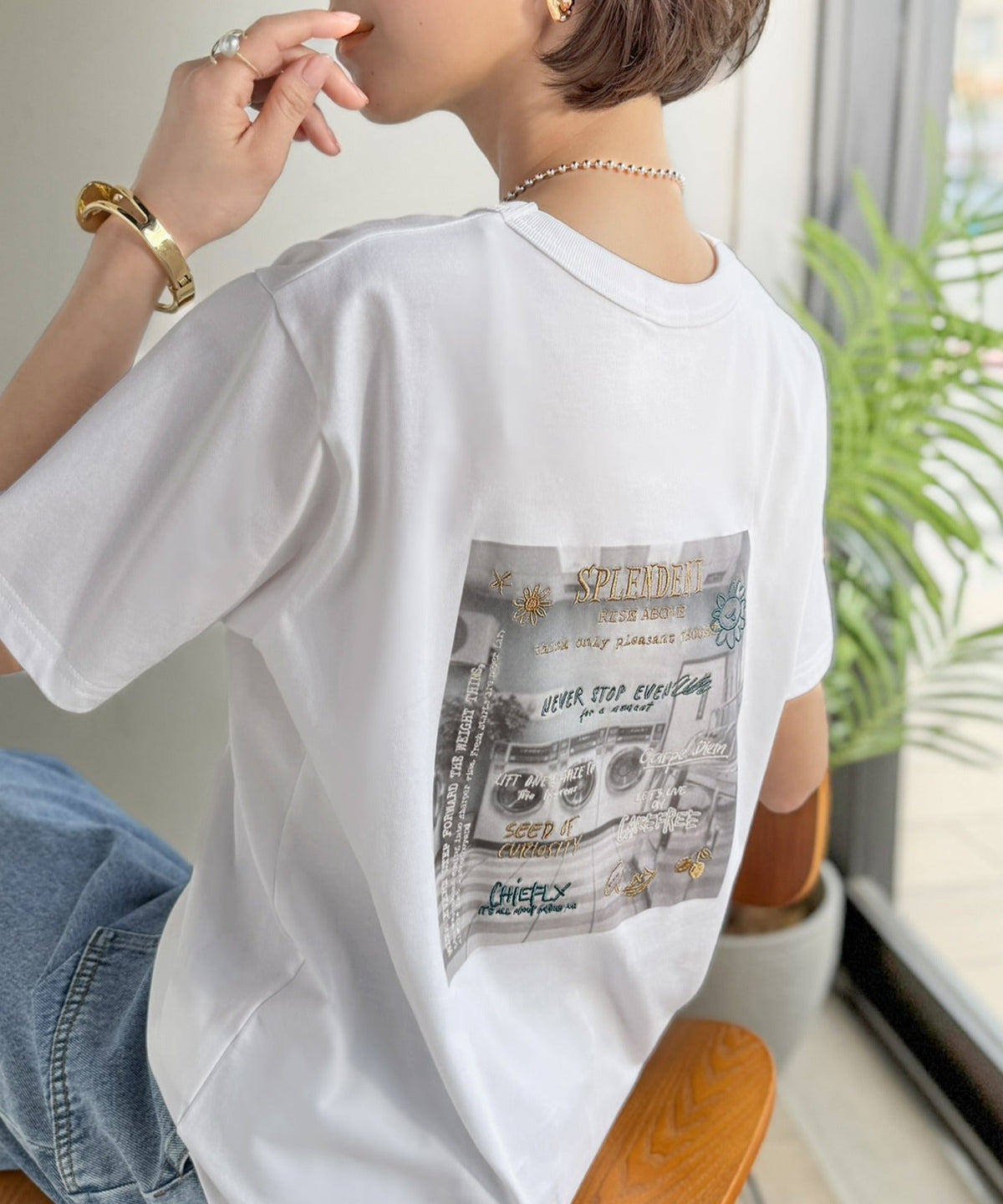【接触冷感機能付き】背中で魅せる、遊び心とヴィンテージ。コインランドリーバック刺繍Tシャツ（半袖） ce1260549
