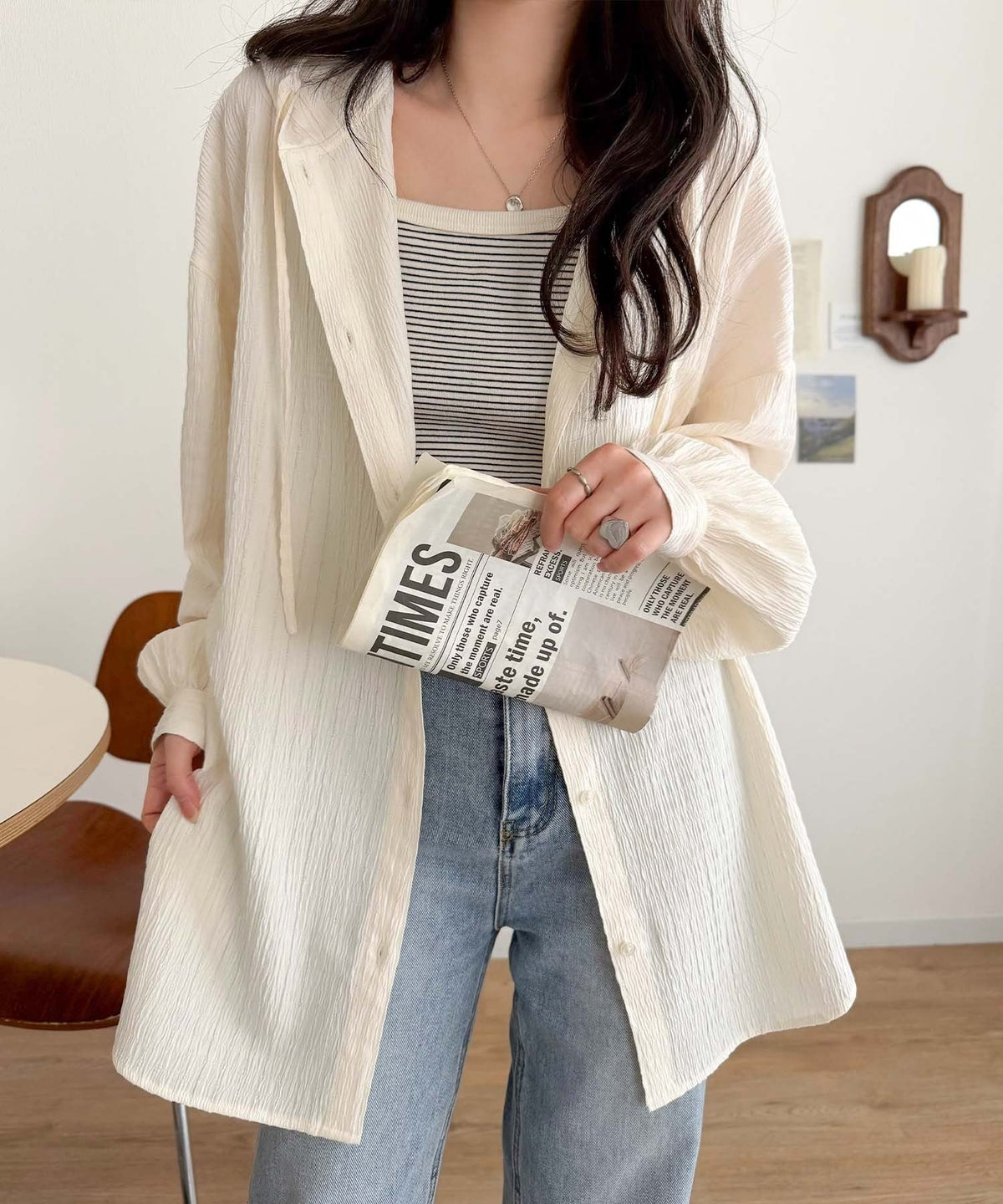 ぽわん袖とラウンド裾でこなれ感をプラス。ぽこぽこ素材が可愛い。ふくれシャーリング風フードブラウス（長袖） ce1010580