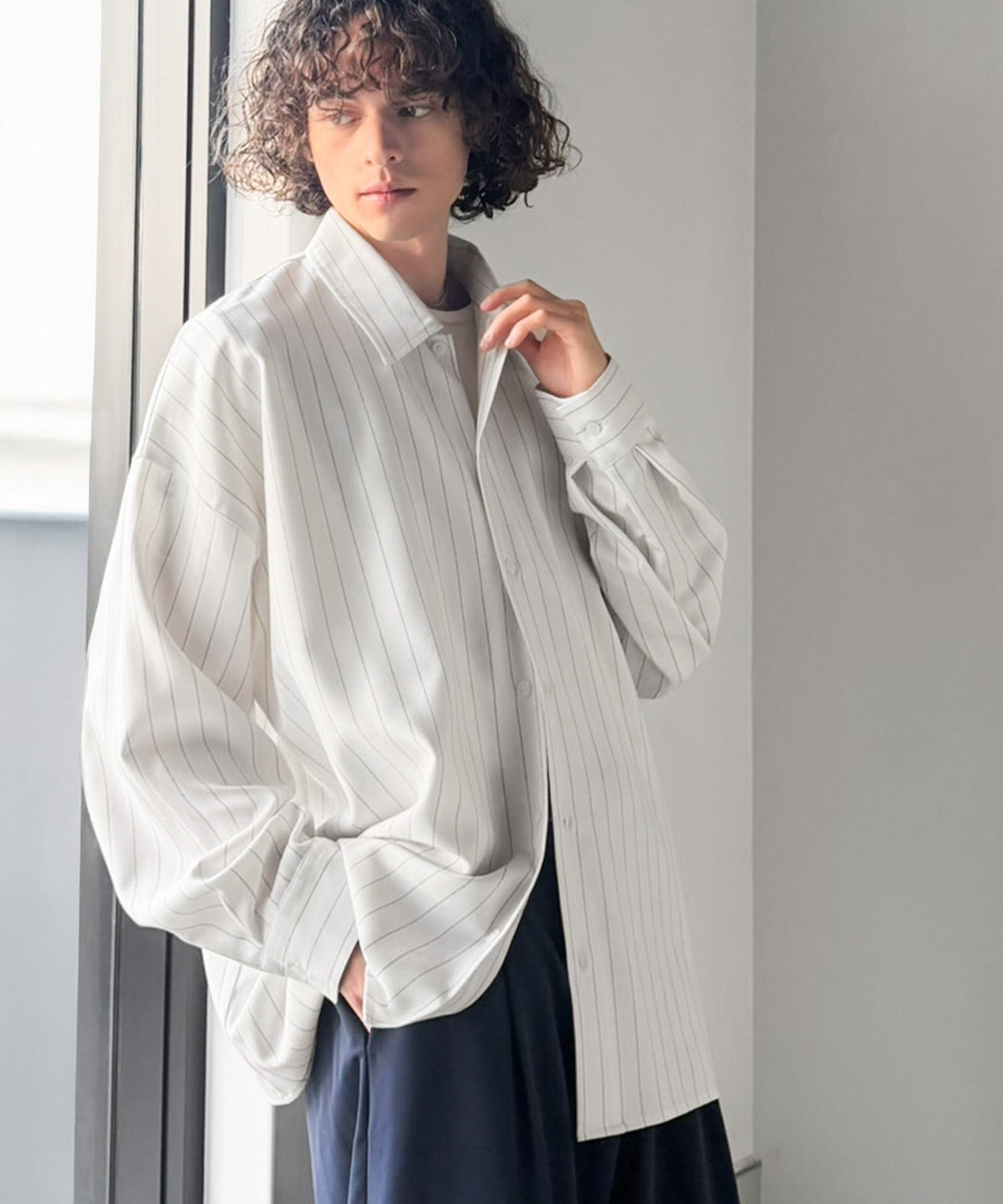 【Classical Origin】「大人のさりげなさ。」刺繍入りストライプ柄オーバーサイズシャツ（長袖）/Embroidered Stripe Pattern Oversized Shirt co1010023