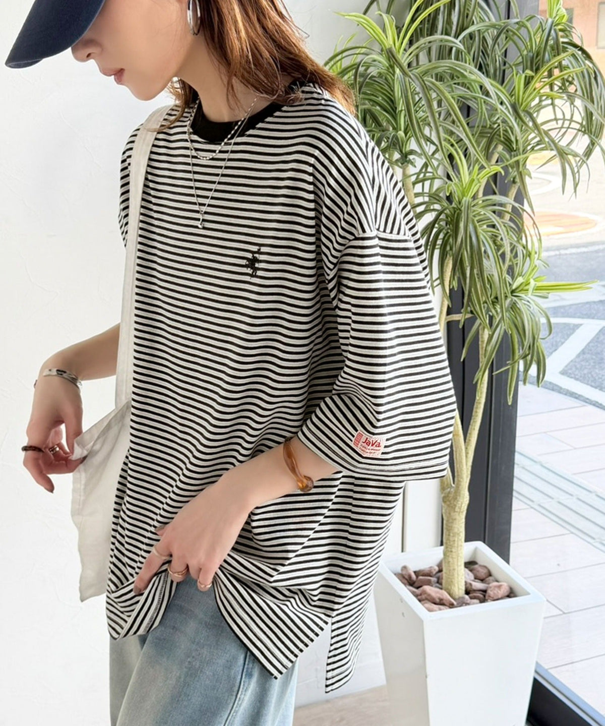 《JaVaジャバコラボ》着回し自在で日常に馴染む♪ 胸刺繍マルチボーダーアソートTシャツ jv1330097