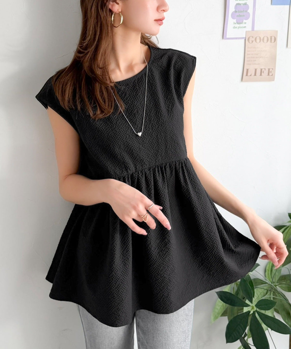 バックリボンで華やぐ１枚。ウエスト切り替えで自然にスタイルアップ♪ バックリボンペプラムトップス ce1110179