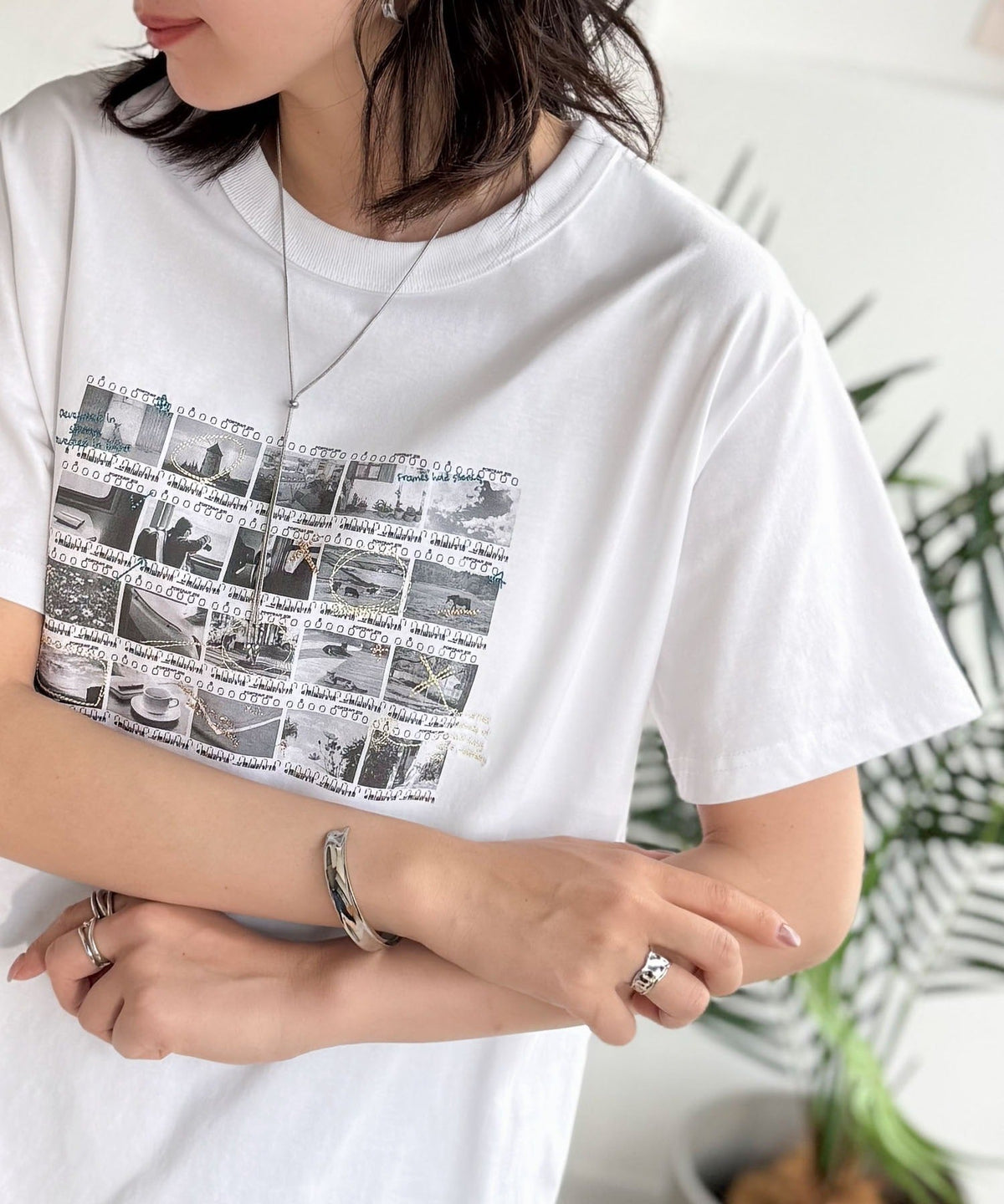 【接触冷感機能付き】ただのTシャツじゃ、終わらない。フィルムネガフォトプリント×ラクガキ刺繍Tシャツ（半袖） ce1260553