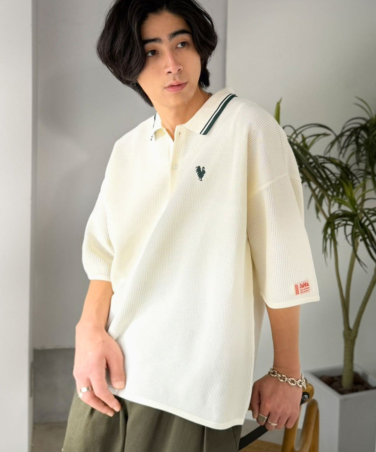 《JaVaジャバコラボ》軽くて涼しくてアイロン要らず！ワンポイント刺繍入り 襟ライン配色 サマーニットポロシャツ（半袖） jo1250001