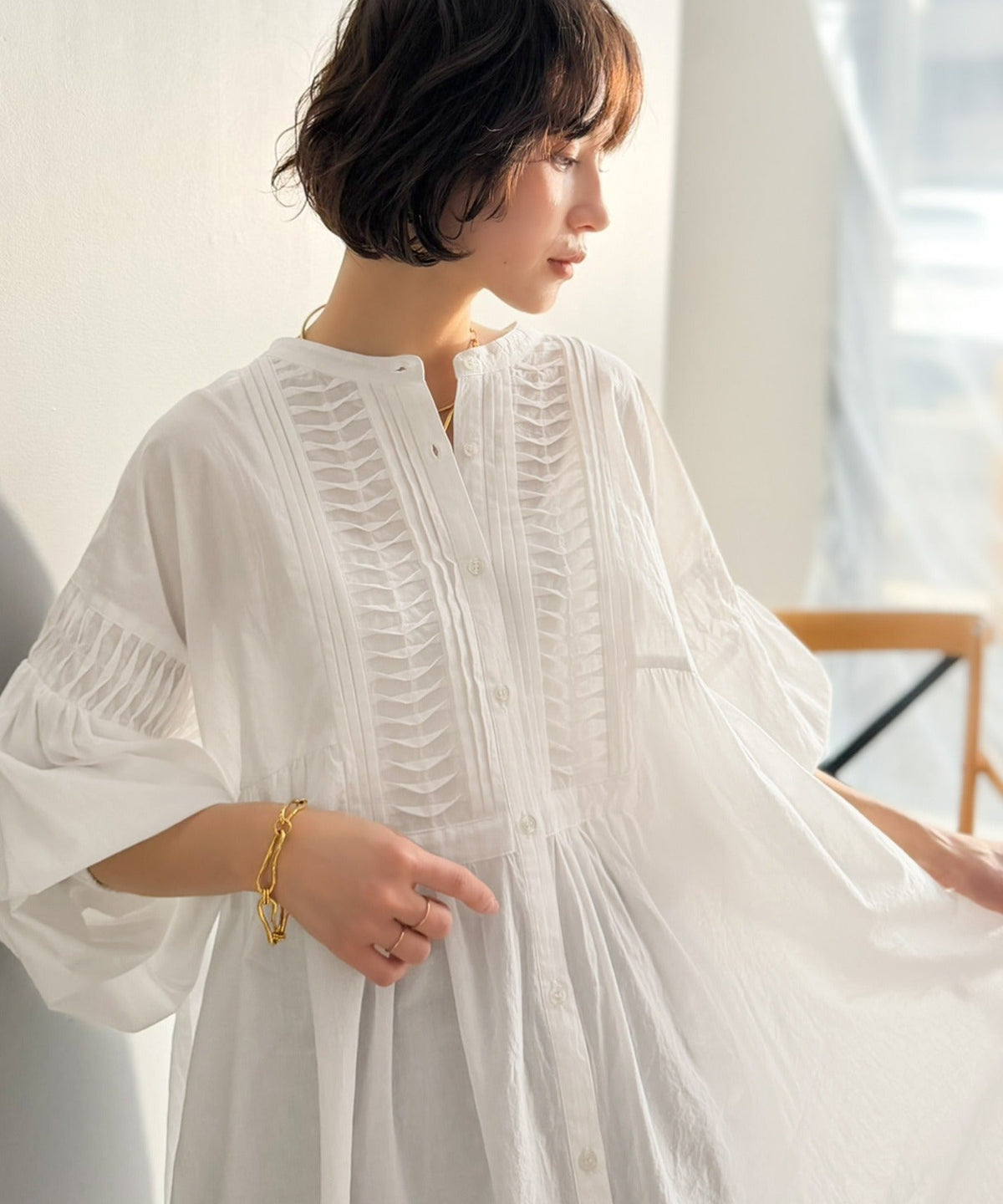 【Classical Evon】表情豊かなディテールが、ナチュラルかつ洗練された印象に。変形ピンタックチュニック ev1070229