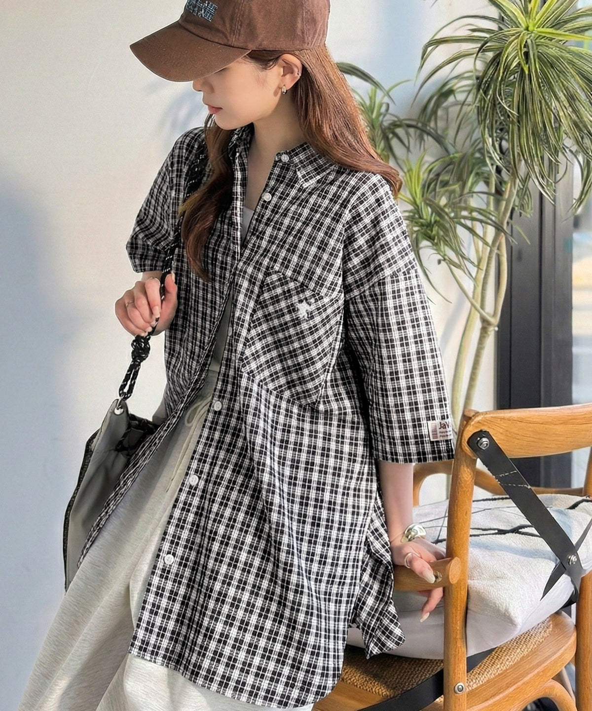 《JaVaジャバコラボ》ベーシックに、垢抜けを。胸ポケット刺繍サッカーチェックシャツ（半袖） jv1010536