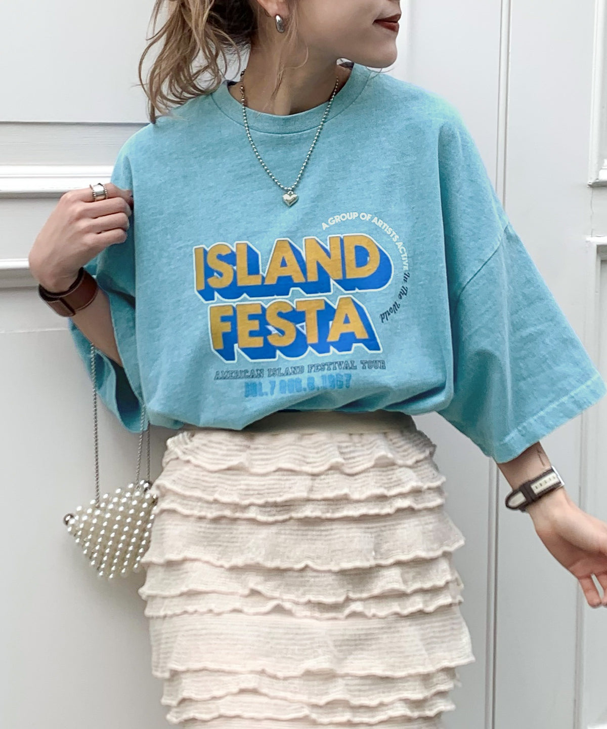 《JAVA ジャバコラボ》こなれた大人カジュアルスタイルの主役に。綿100%フェスロゴピグメントTシャツ jv1029046
