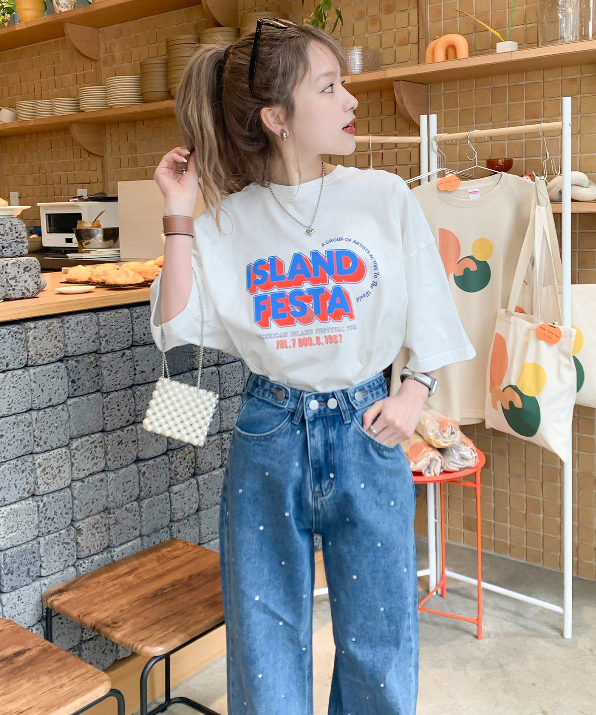 《JAVA ジャバコラボ》こなれた大人カジュアルスタイルの主役に。綿100%フェスロゴピグメントTシャツ jv1029046