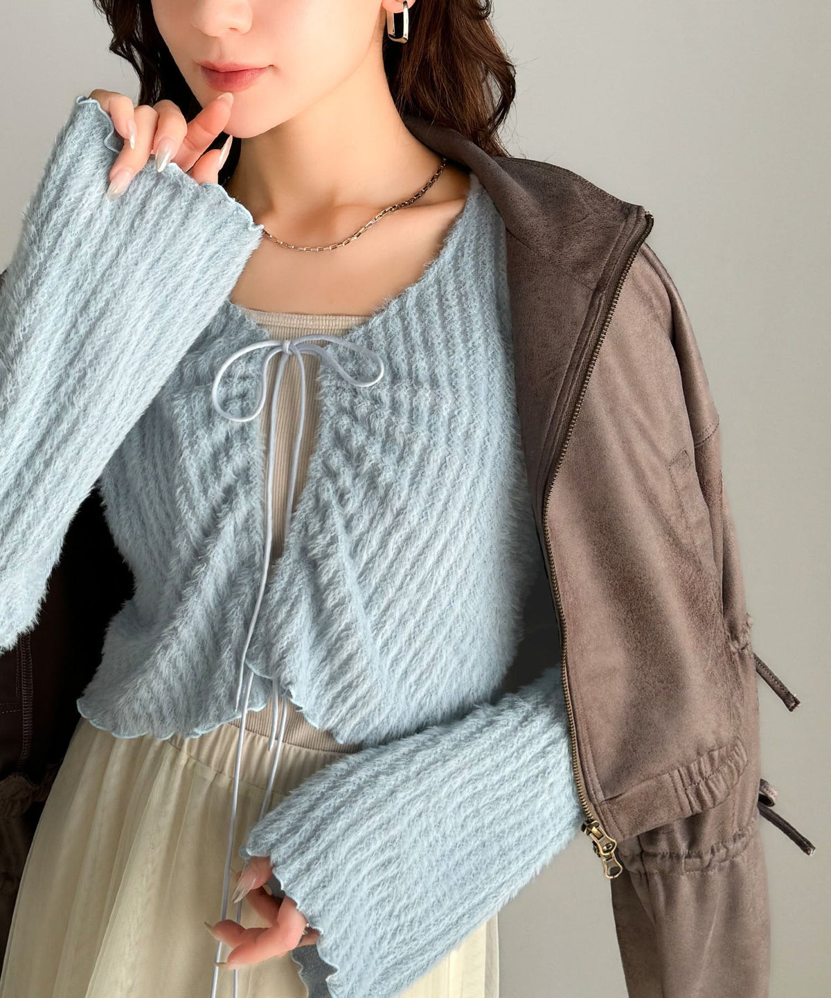 【mily bilet】高見えロゴプレートがキラリ。前後2WAYリボンデザインニットカーディガン mi1329006