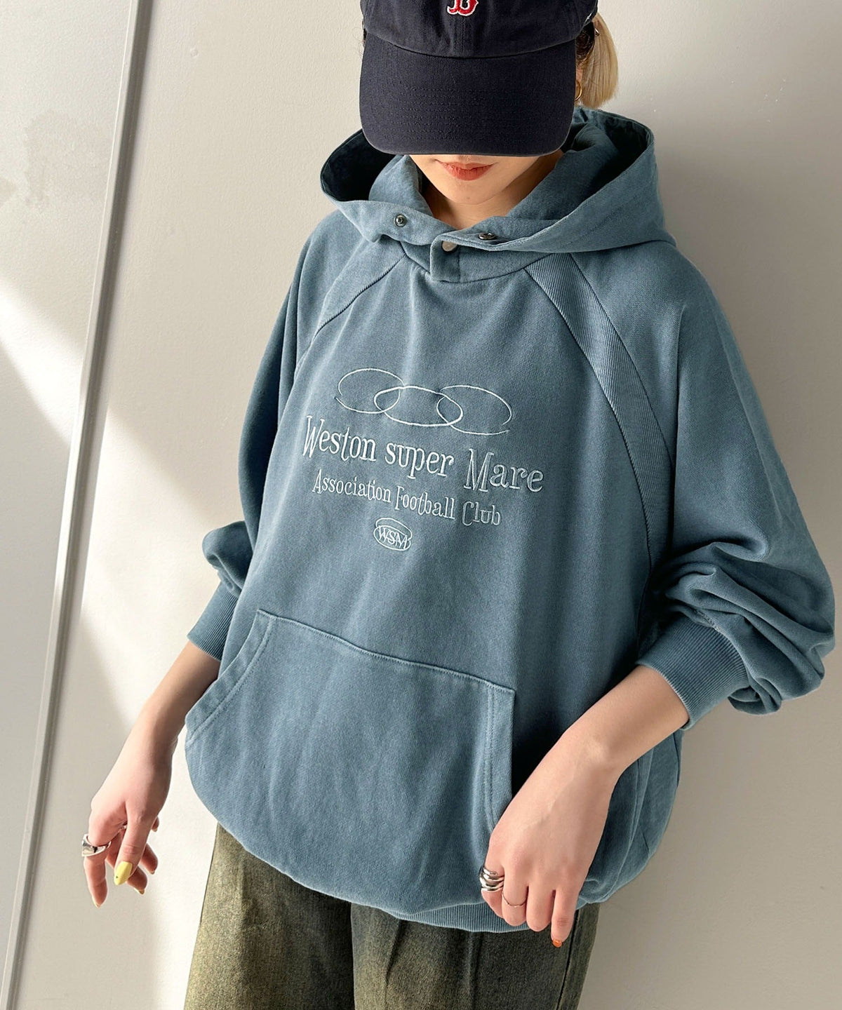 《Javaジャバコラボ》個性が際立つアートな一着！ヴィンテージ風フットボールデザインピグメントオーバーサイズパーカー（長袖） jv1029104