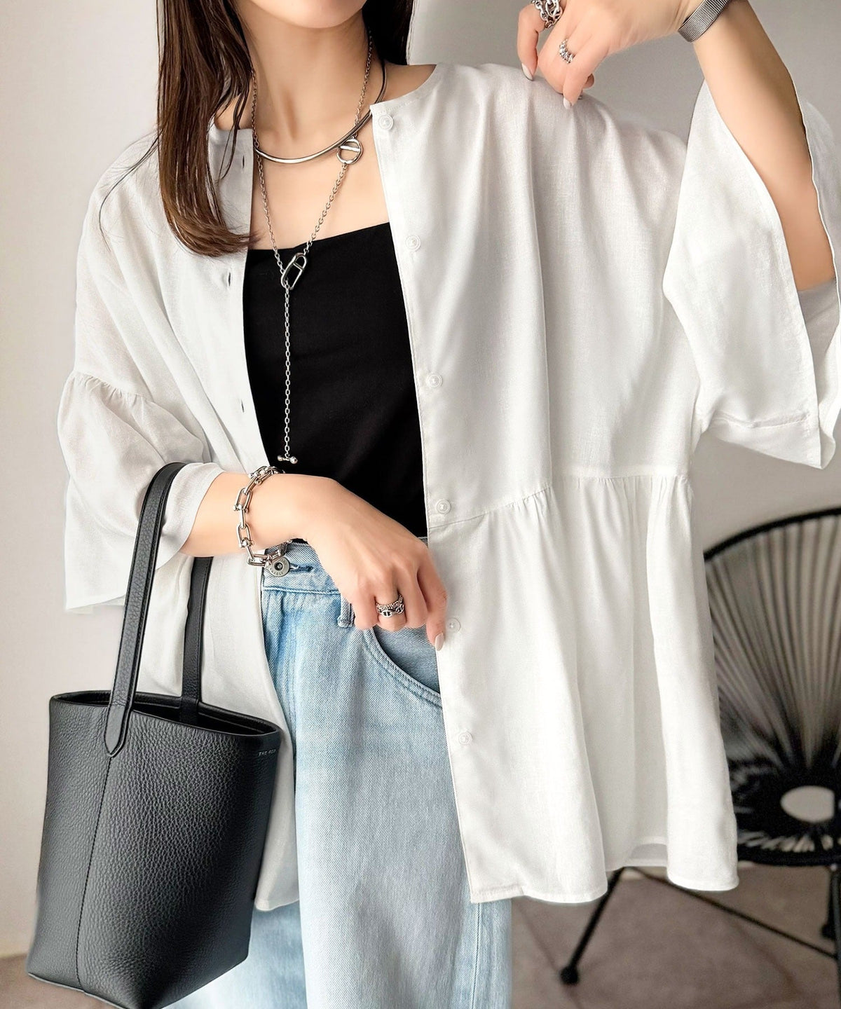 【接触冷感・UVカット機能付き】涼感ひらり、上品きれい。麻混 前後2way 袖フリルウエスト切り替え ペプラムブラウス ce1010543