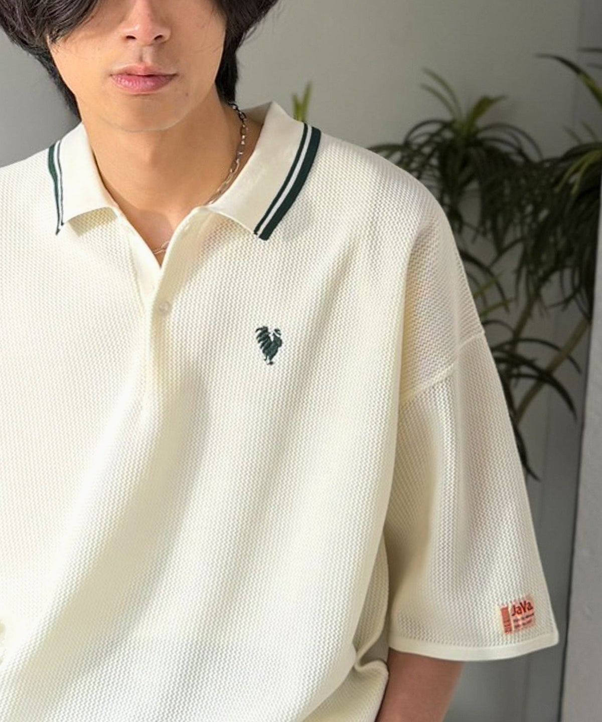 《JaVaジャバコラボ》軽くて涼しくてアイロン要らず！ワンポイント刺繍入り 襟ライン配色 サマーニットポロシャツ（半袖） jo1250001