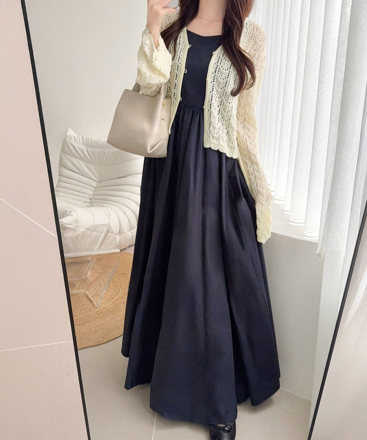 【mily bilet】“涼しげ×あざと可愛い”の最強タッグ♪透かし編みシェル釦付きクロップドカーディガン（長袖） mi1359042