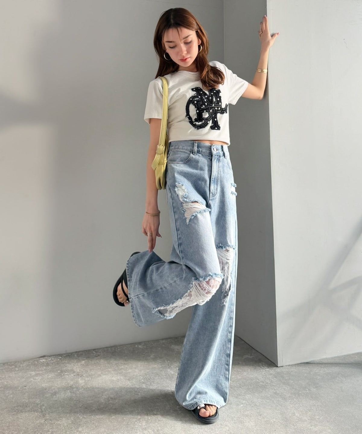 【mily bilet】ラフに可愛く、ちょっと大胆。ダメージレースデニムパンツ（ワイド） mi0909022