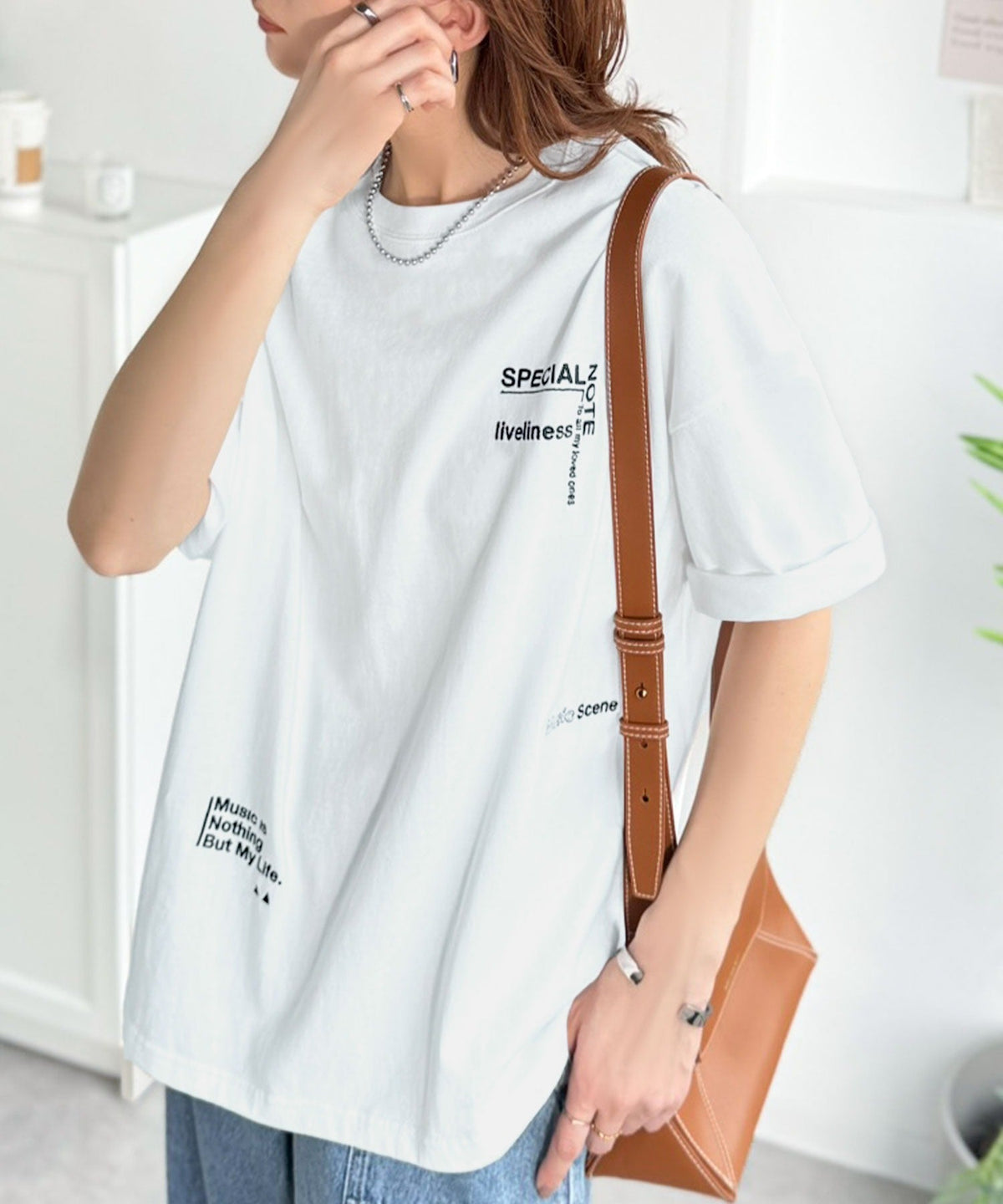 《JaVaジャバコラボ》遊びゴコロを着こなす。綿100％ 前後ランダムロゴ刺繍 オーバーサイズTシャツ（半袖） jo1320012