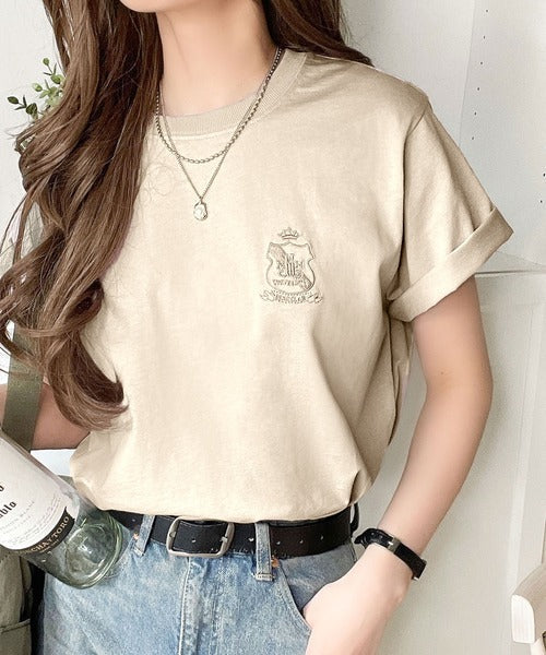 《JaVaジャバコラボ》カジュアルの格上げ。綿100％シルケット風素材 胸元エンブレム刺繍Tシャツ（半袖） jv1330012