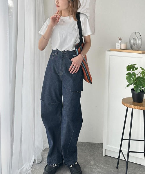 《JaVaジャバコラボ》カジュアルの格上げ。綿100％シルケット風素材 胸元エンブレム刺繍Tシャツ（半袖） jv1330012