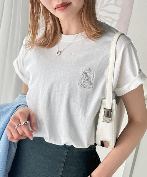 《JaVaジャバコラボ》カジュアルの格上げ。綿100％シルケット風素材 胸元エンブレム刺繍Tシャツ（半袖） jv1330012