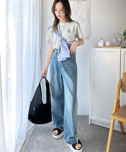 《JaVaジャバコラボ》カジュアルの格上げ。綿100％シルケット風素材 胸元エンブレム刺繍Tシャツ（半袖） jv1330012