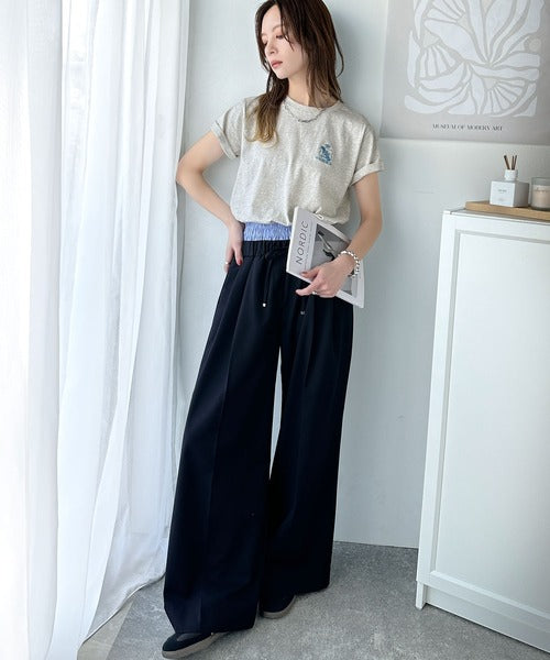 《JaVaジャバコラボ》カジュアルの格上げ。綿100％シルケット風素材 胸元エンブレム刺繍Tシャツ（半袖） jv1330012