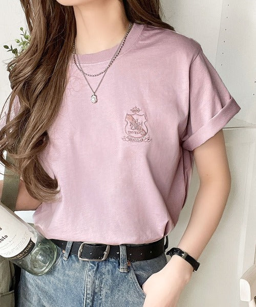 《JaVaジャバコラボ》カジュアルの格上げ。綿100％シルケット風素材 胸元エンブレム刺繍Tシャツ（半袖） jv1330012