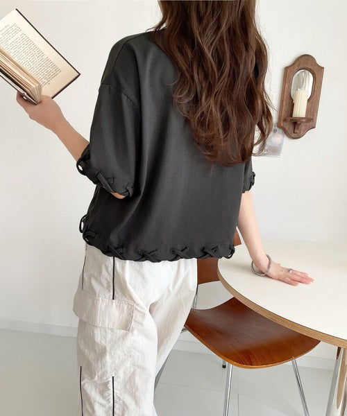 華やかさとこなれ感を両立！レースアップデザインクロップドＴシャツ(半袖) ce1010407