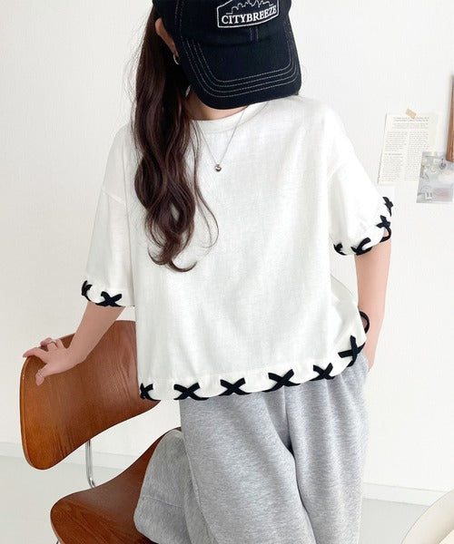 華やかさとこなれ感を両立！レースアップデザインクロップドＴシャツ(半袖) ce1010407