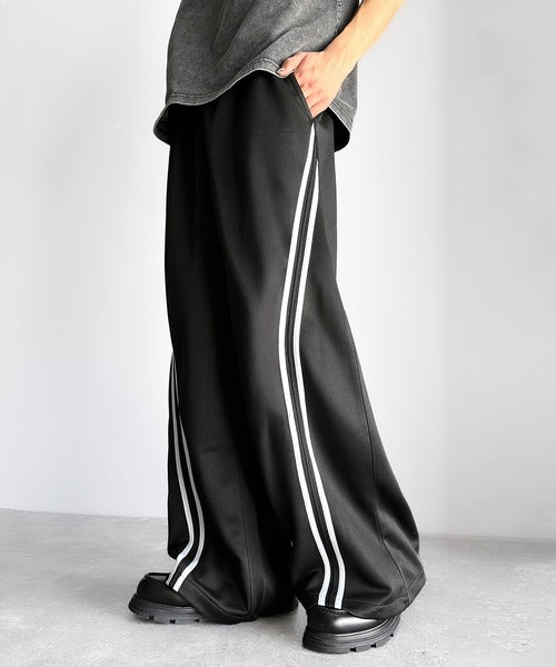 Curve Line Wide Track Pants／カーブラインワイドトラックパンツ co1150006