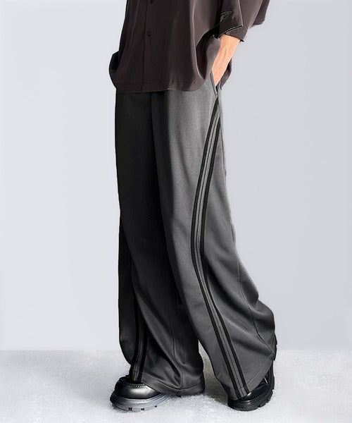 Curve Line Wide Track Pants／カーブラインワイドトラックパンツ co1150006
