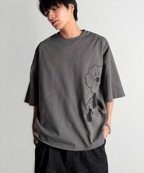 Flower Stitch Applique Design T-Shirt／綿100％フラワーステッチアップリケデザインTシャツ co1150017