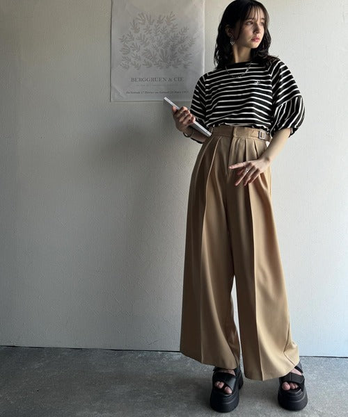 大人の上品シンプル。ワンポイント刺繍ランタンスリーブボーダートップス ce1330024