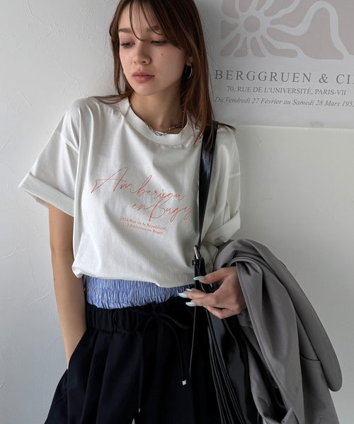 大人カジュアルに映える。綿100％胸元筆記体ロゴなめらかシルケット風Tシャツ（半袖） ce1330030