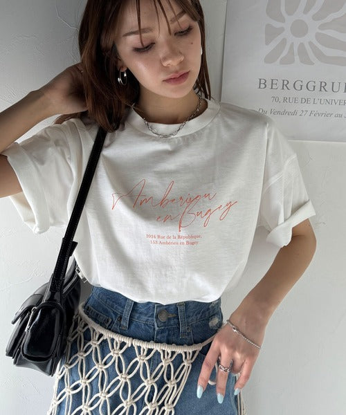 大人カジュアルに映える。綿100％胸元筆記体ロゴなめらかシルケット風Tシャツ（半袖） ce1330030