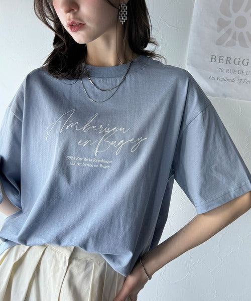 大人カジュアルに映える。綿100％胸元筆記体ロゴなめらかシルケット風Tシャツ（半袖） ce1330030