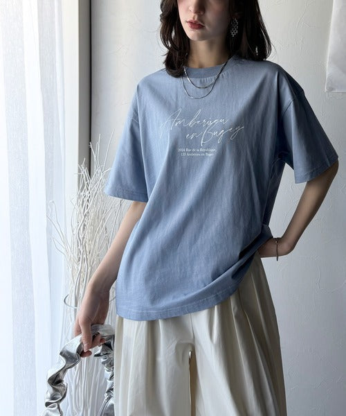 大人カジュアルに映える。綿100％胸元筆記体ロゴなめらかシルケット風Tシャツ（半袖） ce1330030