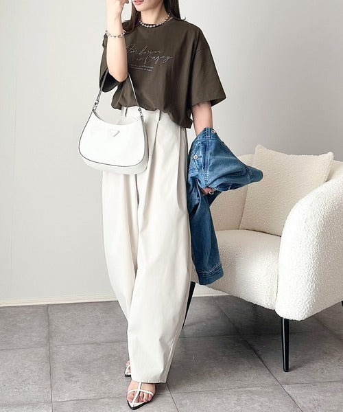 大人カジュアルに映える。綿100％胸元筆記体ロゴなめらかシルケット風Tシャツ（半袖） ce1330030