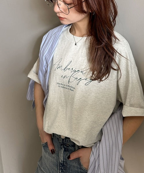 大人カジュアルに映える。綿100％胸元筆記体ロゴなめらかシルケット風Tシャツ（半袖） ce1330030