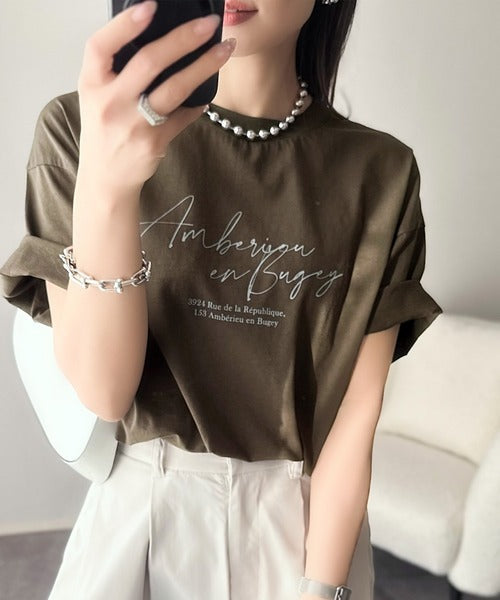 大人カジュアルに映える。綿100％胸元筆記体ロゴなめらかシルケット風Tシャツ（半袖） ce1330030