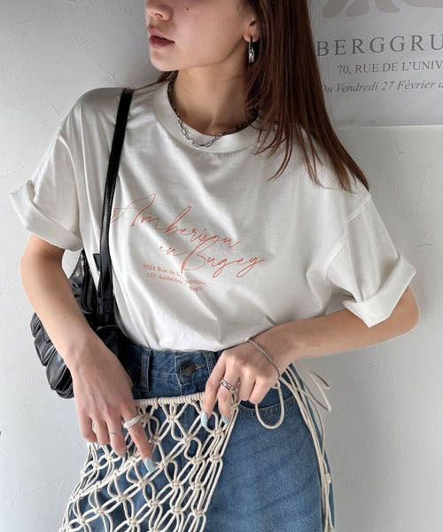 大人カジュアルに映える。綿100％胸元筆記体ロゴなめらかシルケット風Tシャツ（半袖） ce1330030