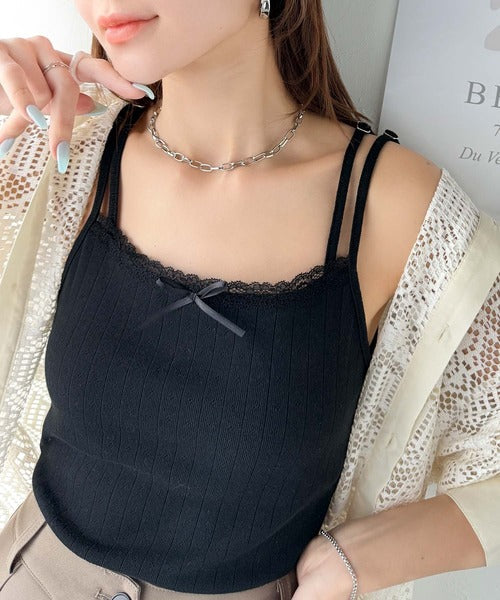 【mily bilet】１枚で今っぽデザイン。小花柄ダブルストラップリボンカップ付きレースキャミソール mi1019081
