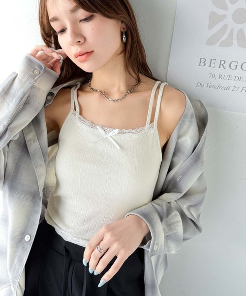 【mily bilet】１枚で今っぽデザイン。小花柄ダブルストラップリボンカップ付きレースキャミソール mi1019081