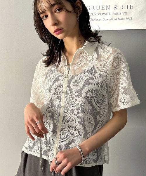 【mily bilet】フェミニンと洗練を纏う。メタルボタンコンパクトレースシャツ mi1019089