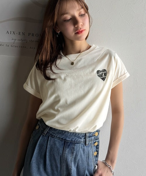 大人のこなれたシンプルスタイル。タックデザインハート刺繍Tシャツ(半袖) ce1050287