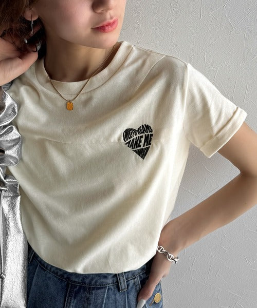 大人のこなれたシンプルスタイル。タックデザインハート刺繍Tシャツ(半袖) ce1050287