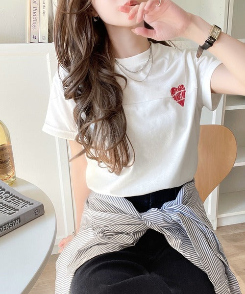 大人のこなれたシンプルスタイル。タックデザインハート刺繍Tシャツ(半袖) ce1050287
